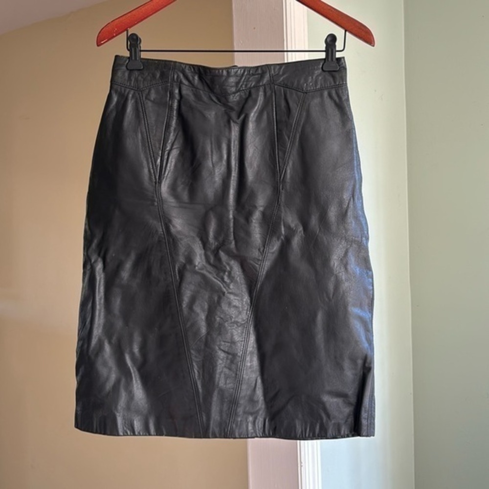 Elegant Black Leather Pencil Skirt